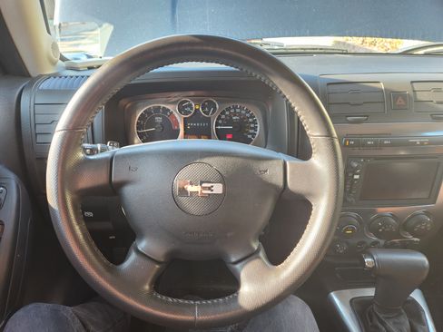 Used 2009 HUMMER H3 Luxury image 6