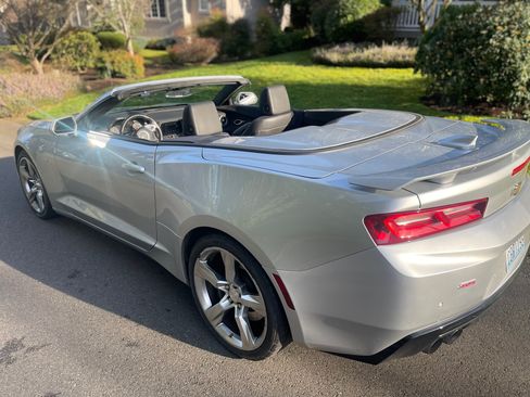 Used 2016 Chevrolet Camaro SS image 22