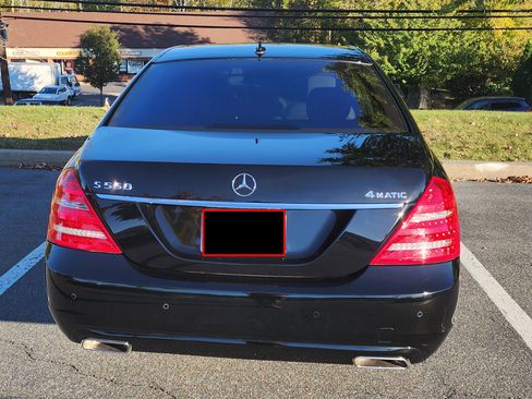 Used 2013 Mercedes-Benz S 550 4MATIC image 2