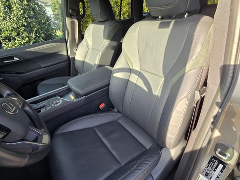 Used 2024 Lexus GX 550 image 11