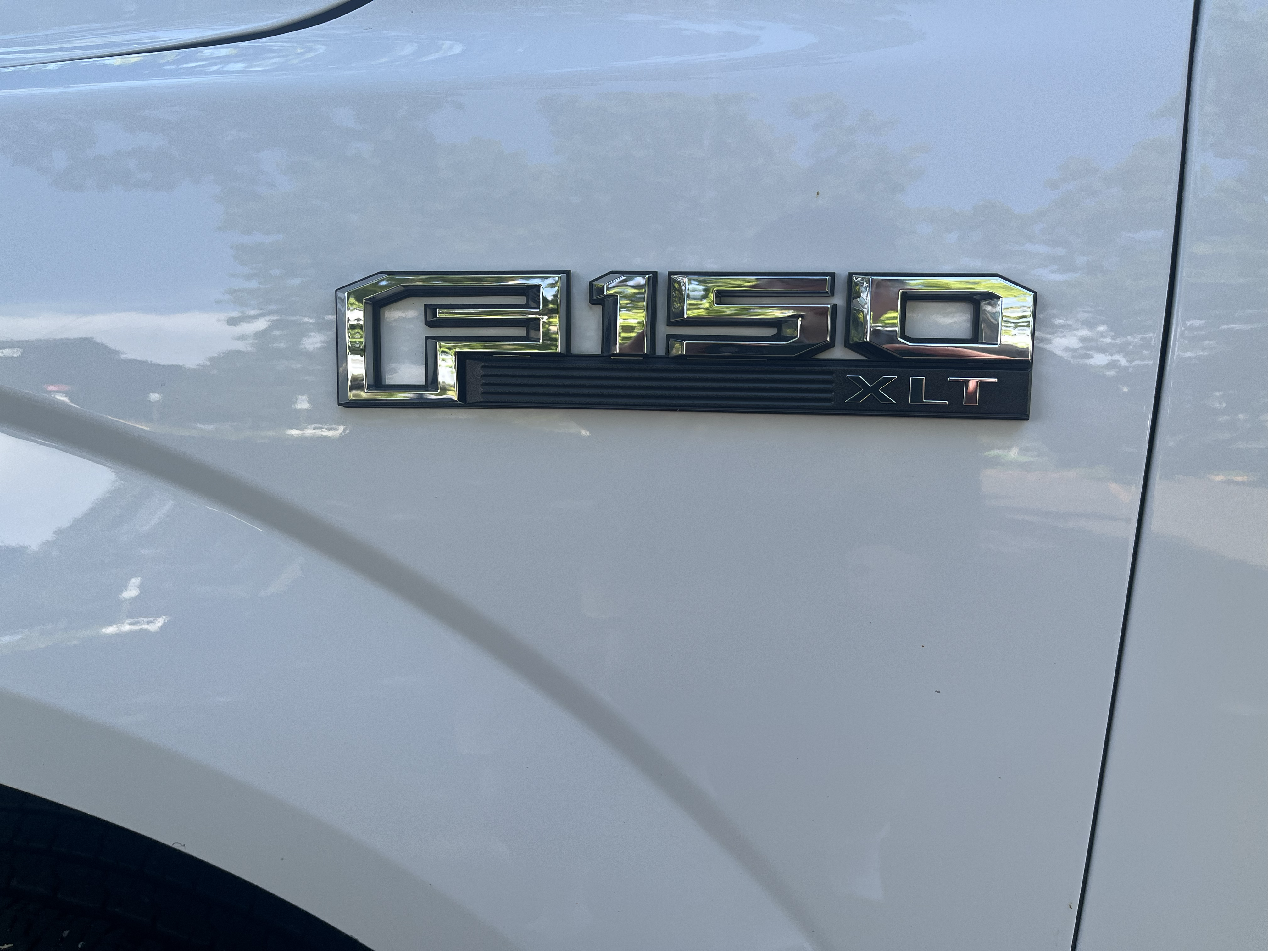 Used 2016 Ford F150 XLT w/ Equipment Group 301A Mid AWD/4WD image 2