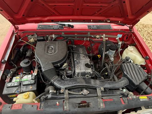 Used 1994 Nissan Pickup XE image 11