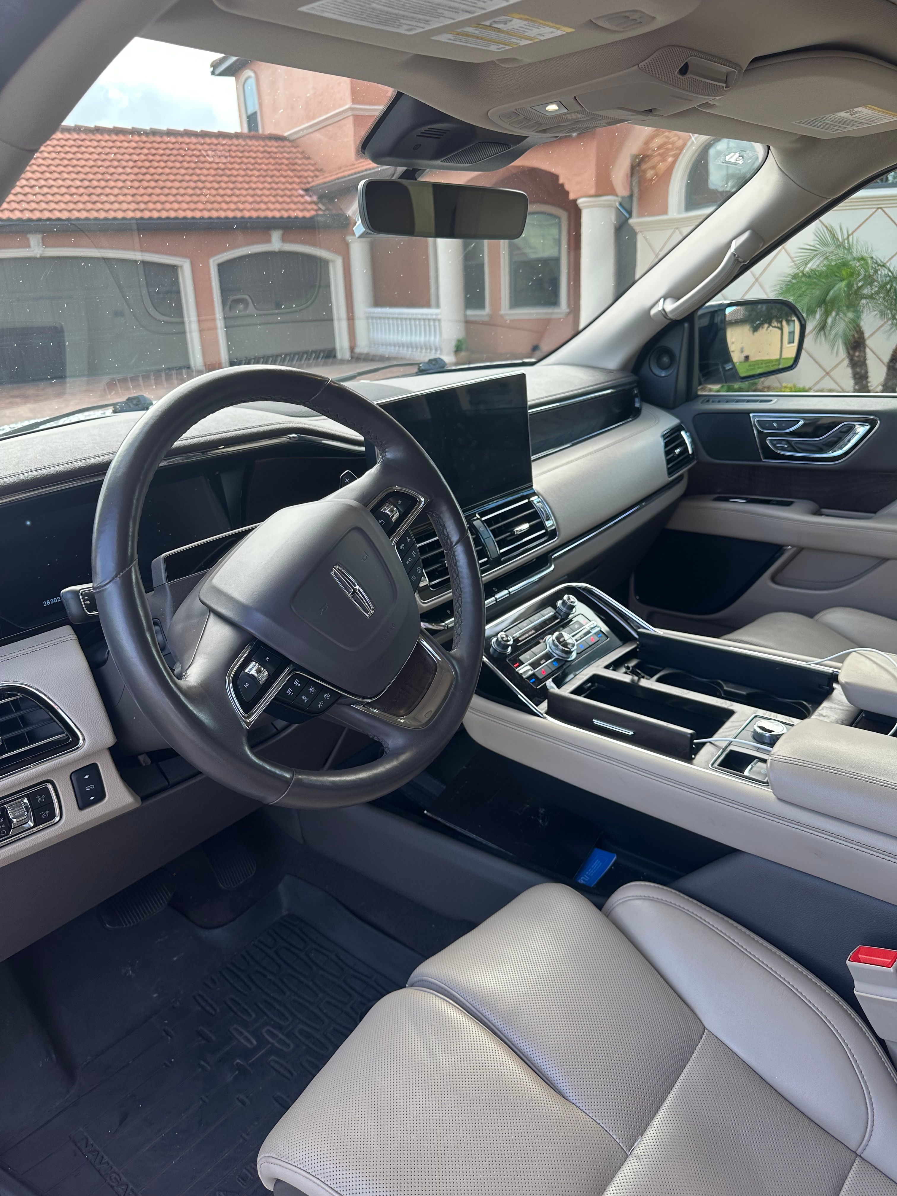 Used 2024 Lincoln Navigator Reserve AWD/4WD image 10