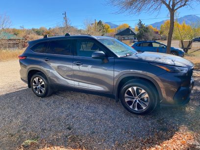 Used 2022 Toyota Highlander XLE