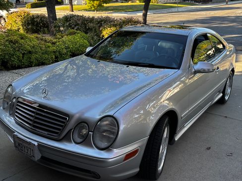 Used 2000 Mercedes-Benz CLK 430 Coupe image 4