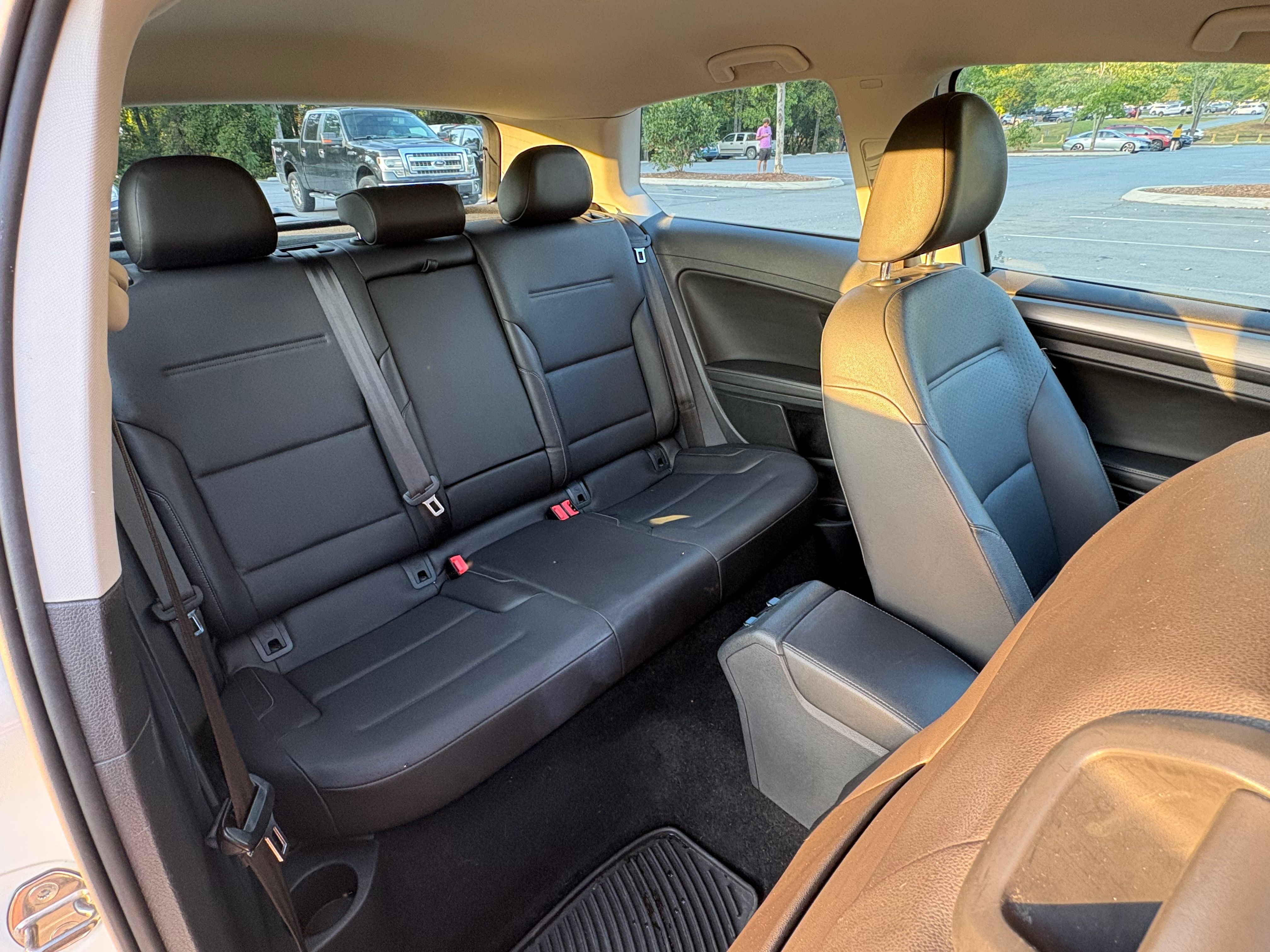 Used 2015 Volkswagen Golf S FWD image 14