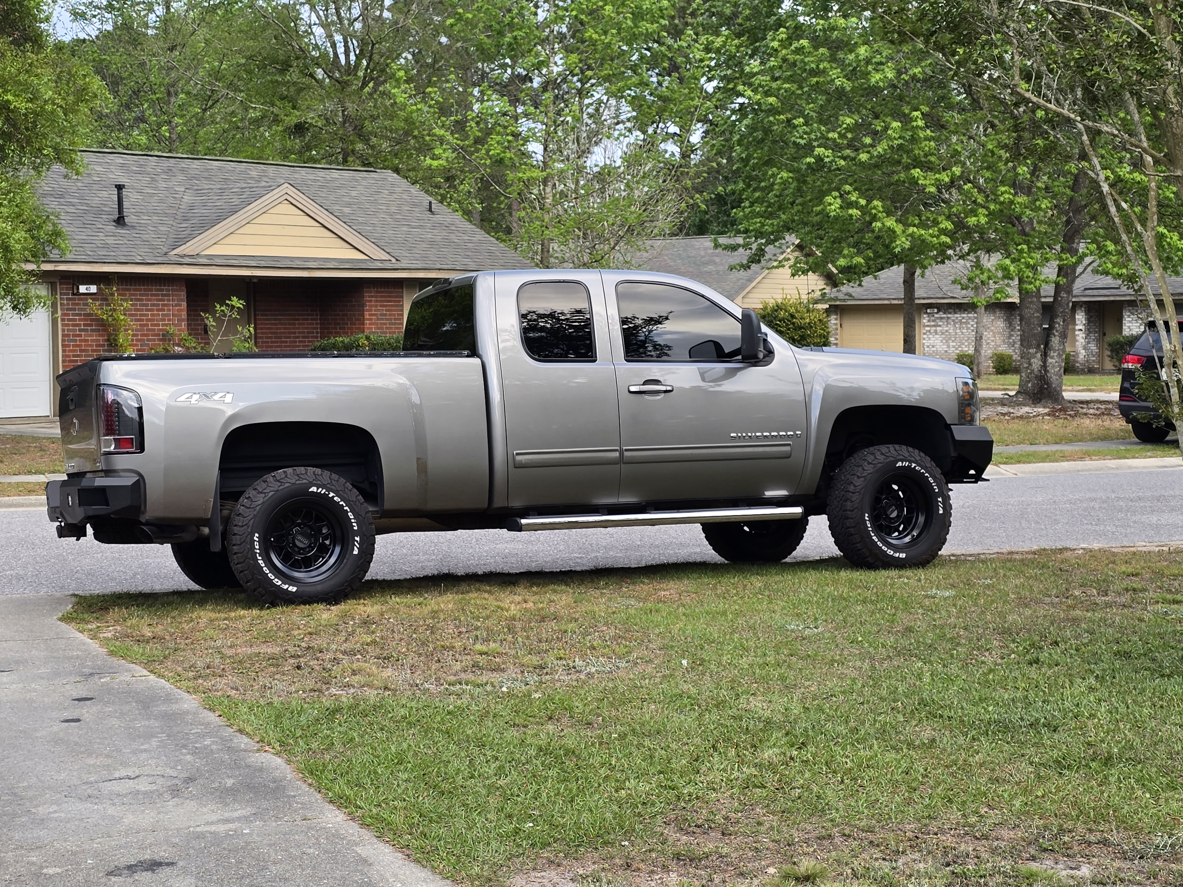 Used 2009 Chevrolet Silverado 1500 LTZ w/ Max Trailering Pack AWD/4WD image 2