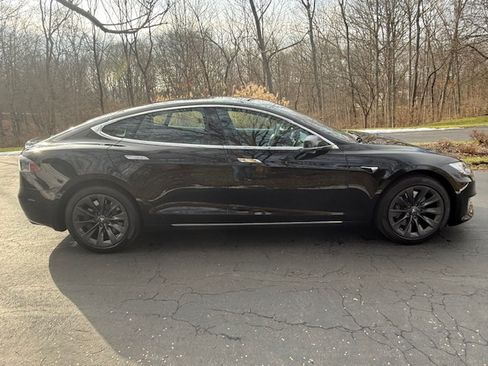Used 2020 Tesla Model S Long Range Plus image 4
