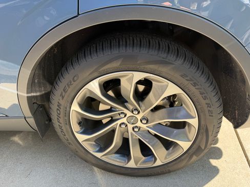 Used 2025 Lincoln Aviator Reserve image 11