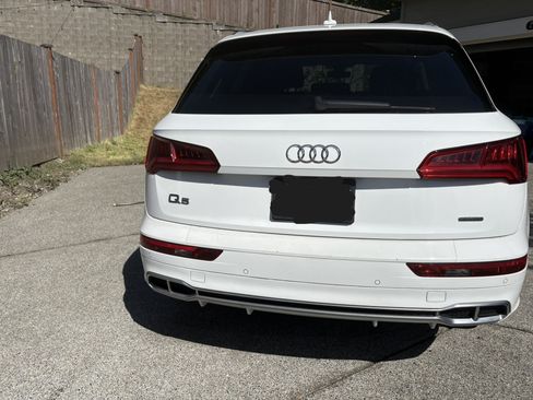 Used 2020 Audi Q5 e Premium w/ Convenience Package AWD/4WD image 5
