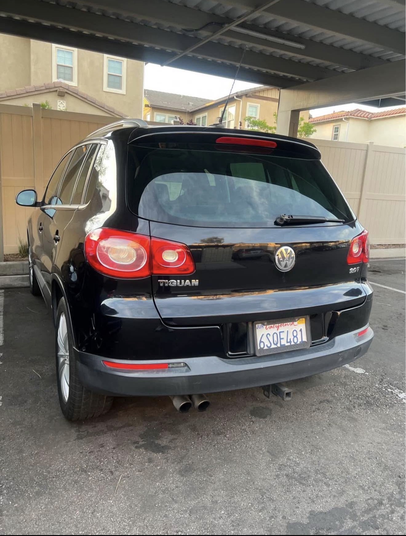 Used 2011 Volkswagen Tiguan SE FWD image 4