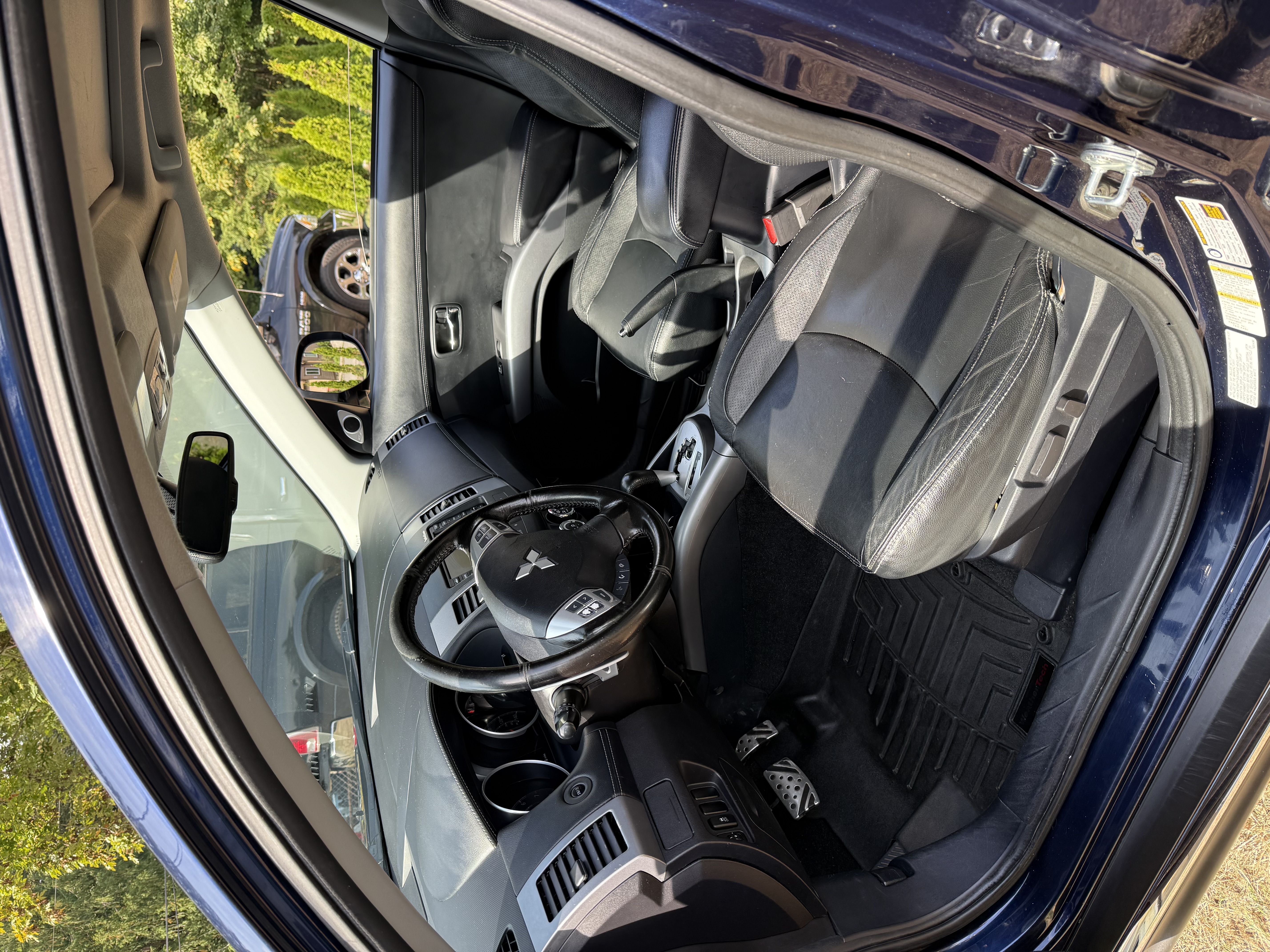 Used 2012 Mitsubishi Outlander GT AWD/4WD image 12