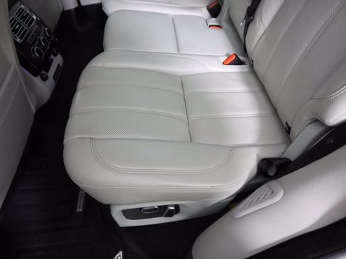 Used 2015 Land Rover Range Rover Supercharged image 22