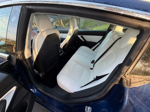Used 2019 Tesla Model 3 Long Range image 2