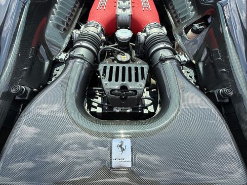 Used 2011 Ferrari 458 Italia Coupe RWD image 11