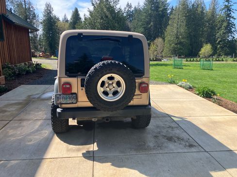 Used 2000 Jeep Wrangler Sport image 2