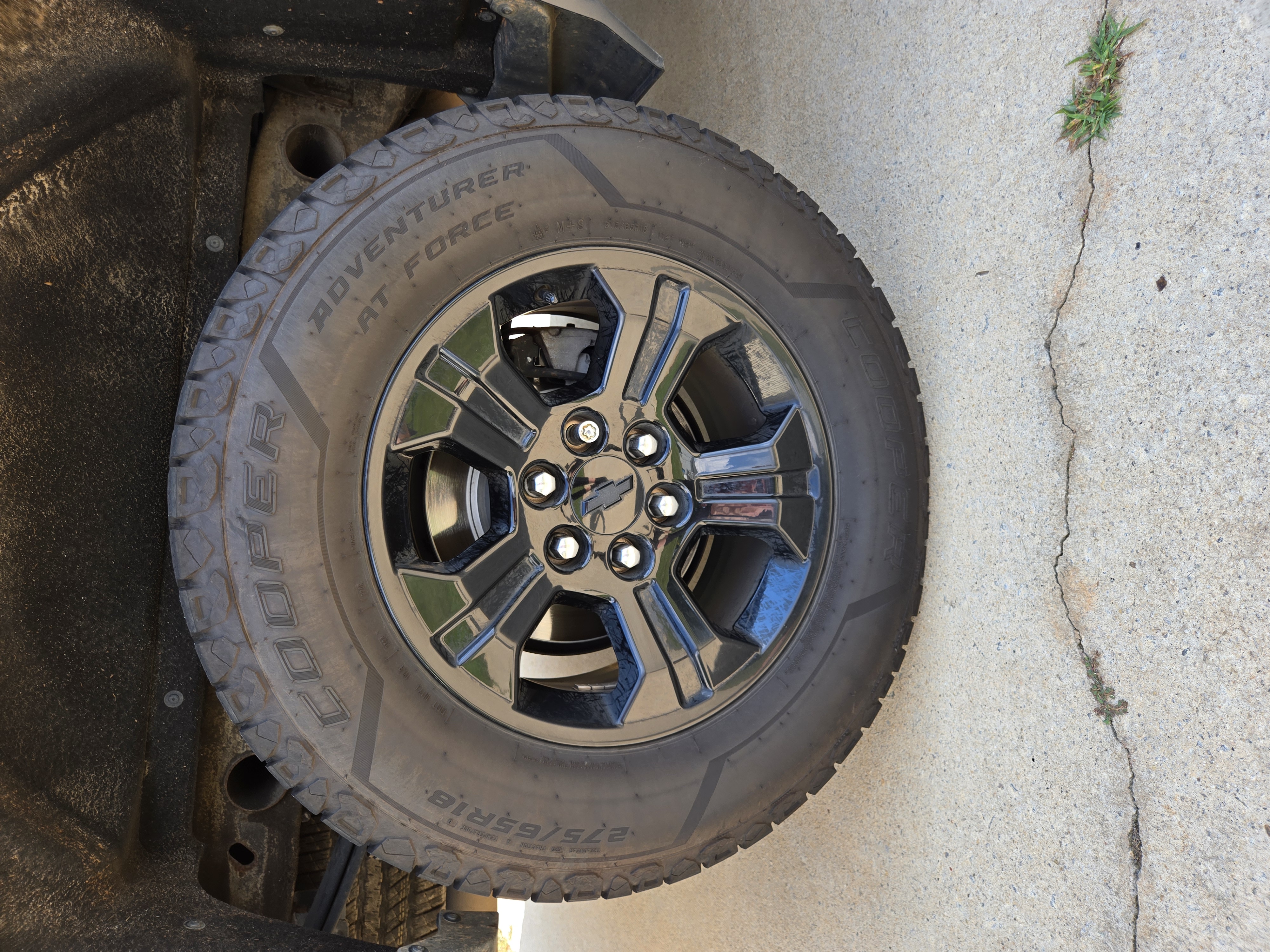 Used 2018 Chevrolet Silverado 1500 LT w/ Midnight Edition AWD/4WD image 15