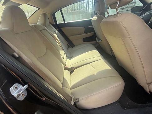 Used 2012 Chrysler 200 Touring FWD image 5