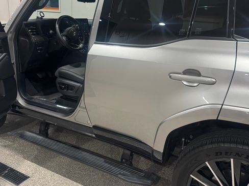 Used 2025 Lexus GX 550 w/ Accessory Package (2T) AWD/4WD image 18