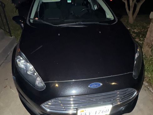 Used 2014 Ford Fiesta SE image 6