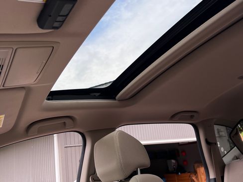 Used 2017 Honda CR-V EX image 13