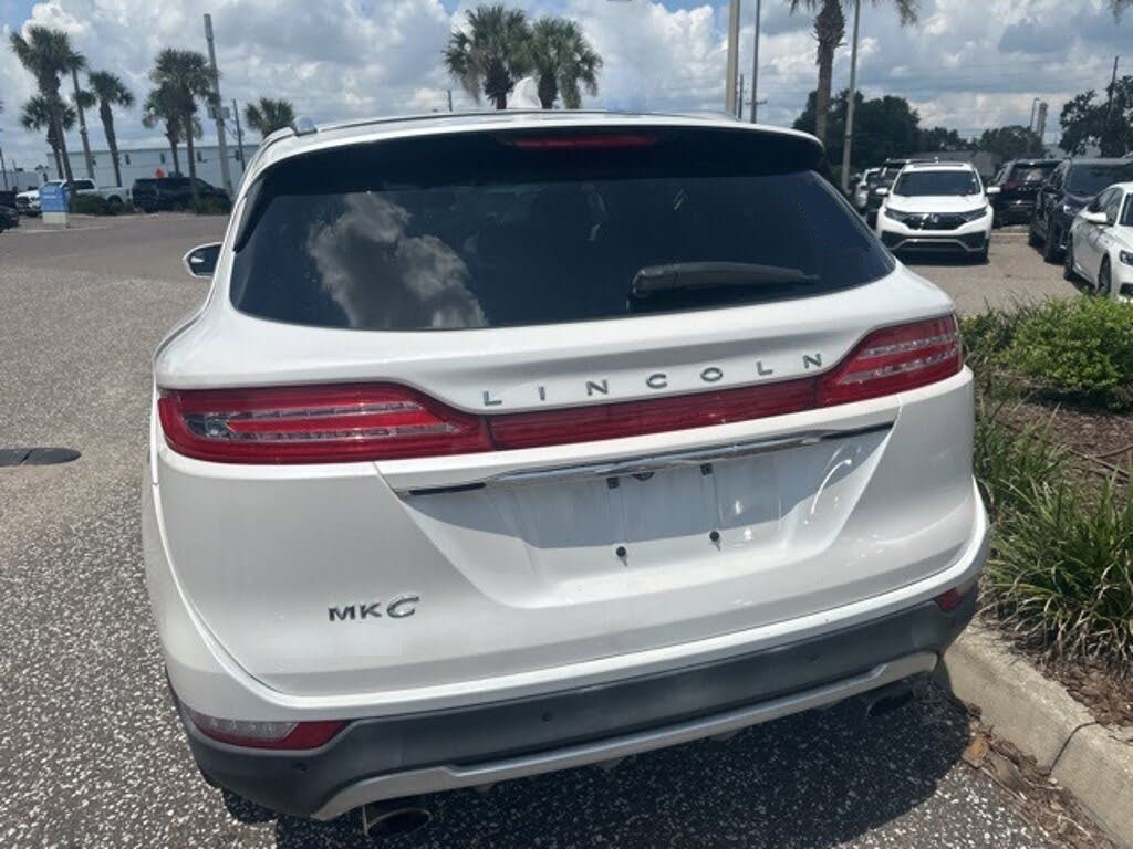 Used 2019 Lincoln MKC Premiere FWD image 2