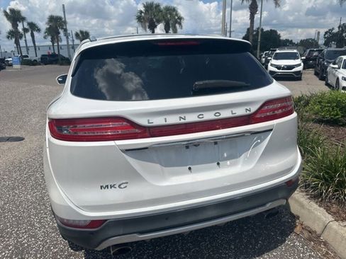 Used 2019 Lincoln MKC Premiere image 2