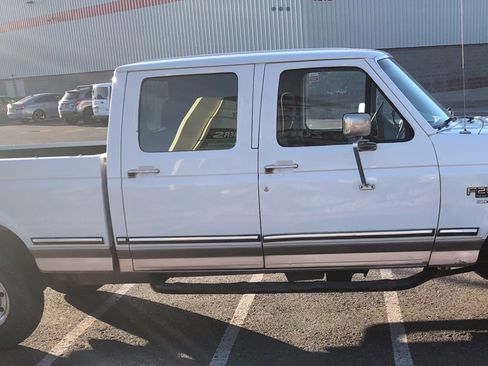 Used 1997 Ford F250 4x4 Crew Cab Heavy Duty image 2