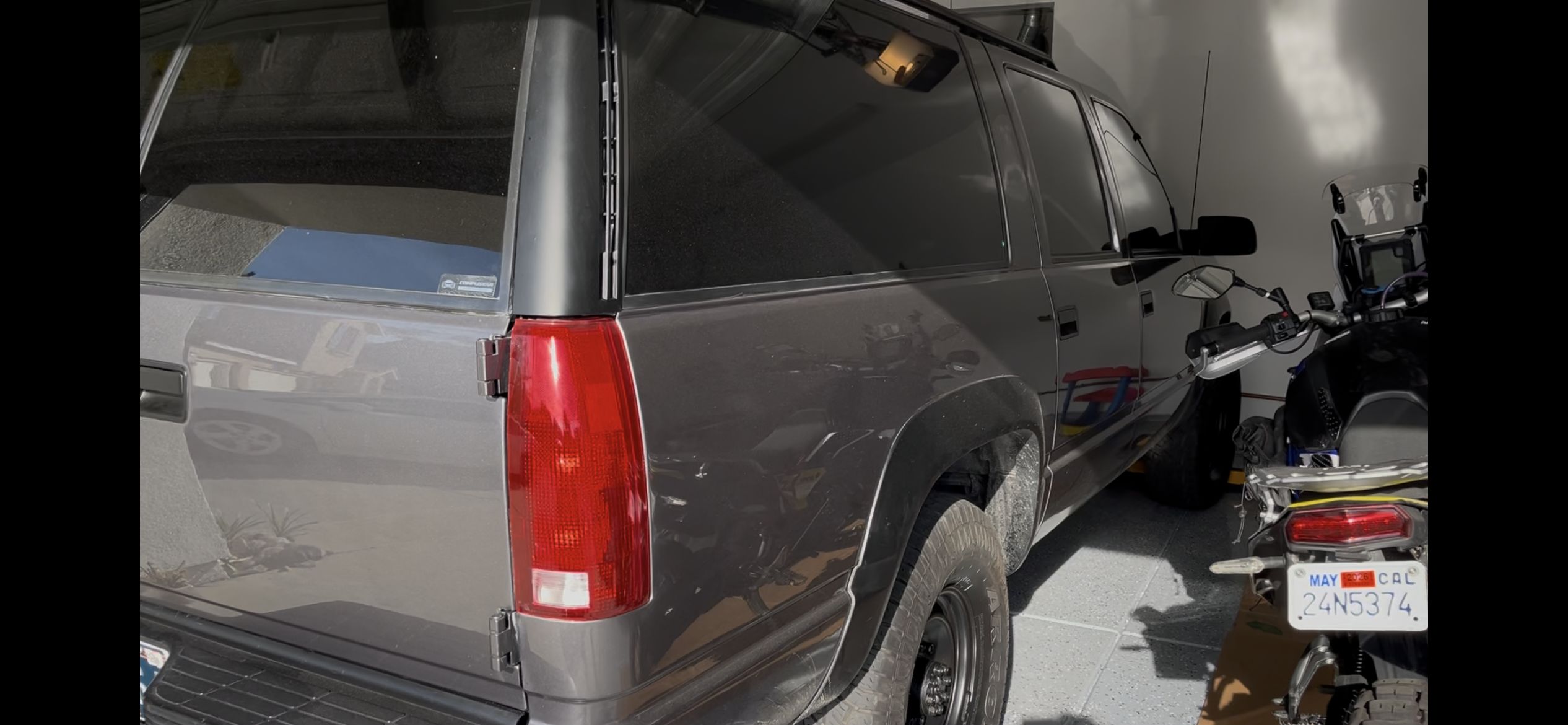 Used 1994 Chevrolet Suburban 2500 AWD/4WD image 6