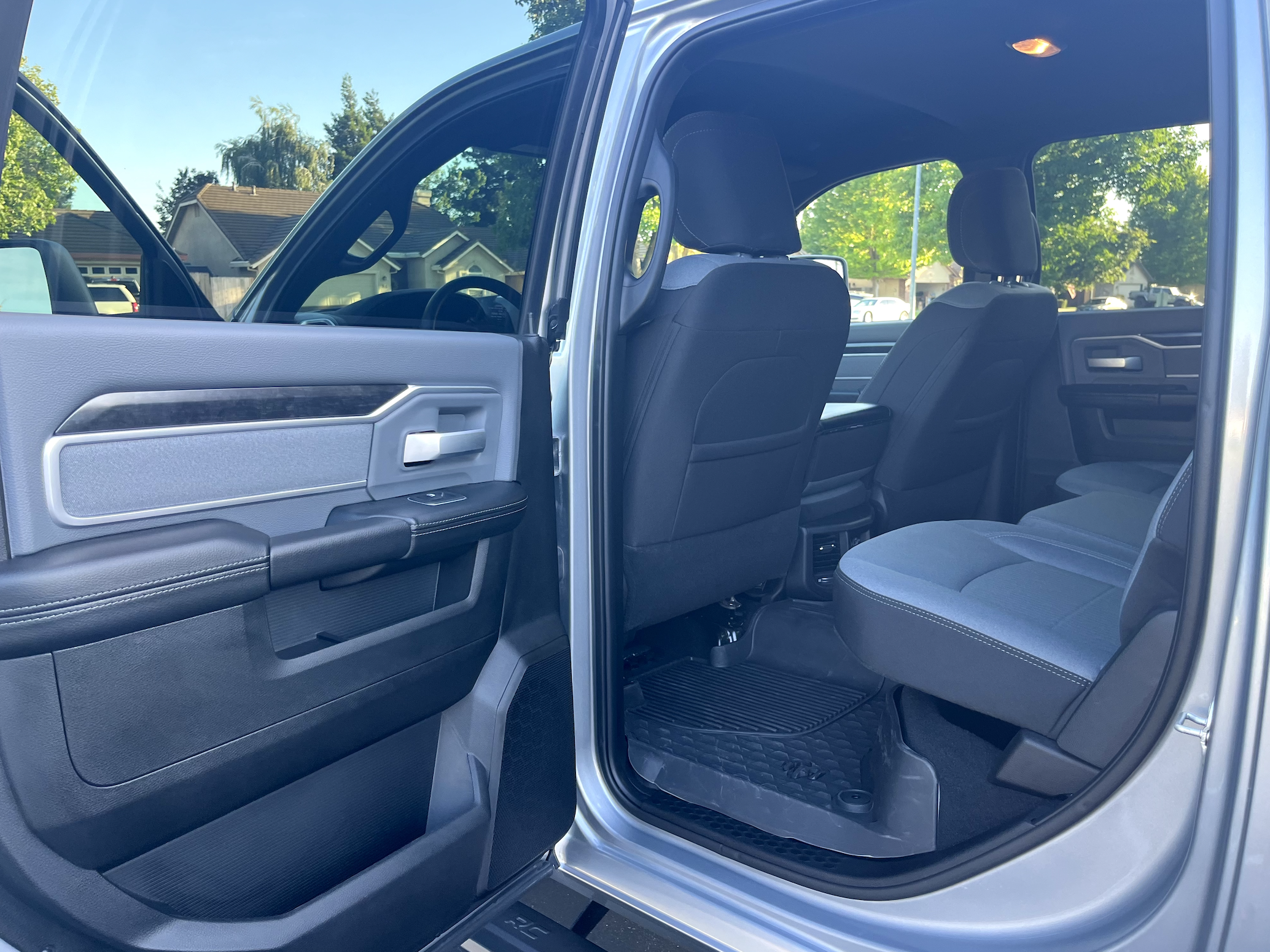 Used 2023 RAM 2500 Big Horn w/ Level 2 Equipment Group AWD/4WD image 17
