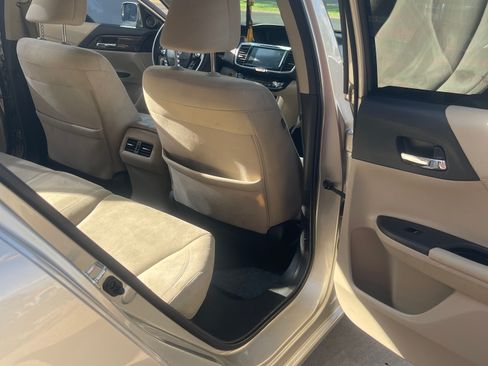 Used 2016 Honda Accord EX image 11