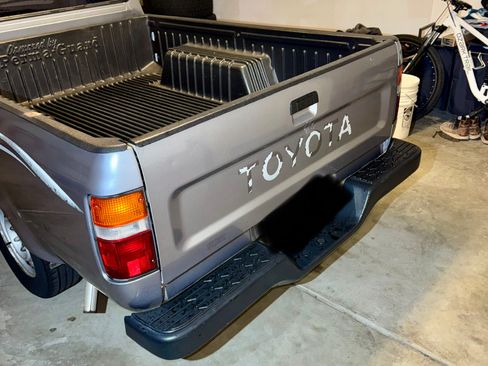 Used 1993 Toyota Pickup 2WD Regular Cab image 6
