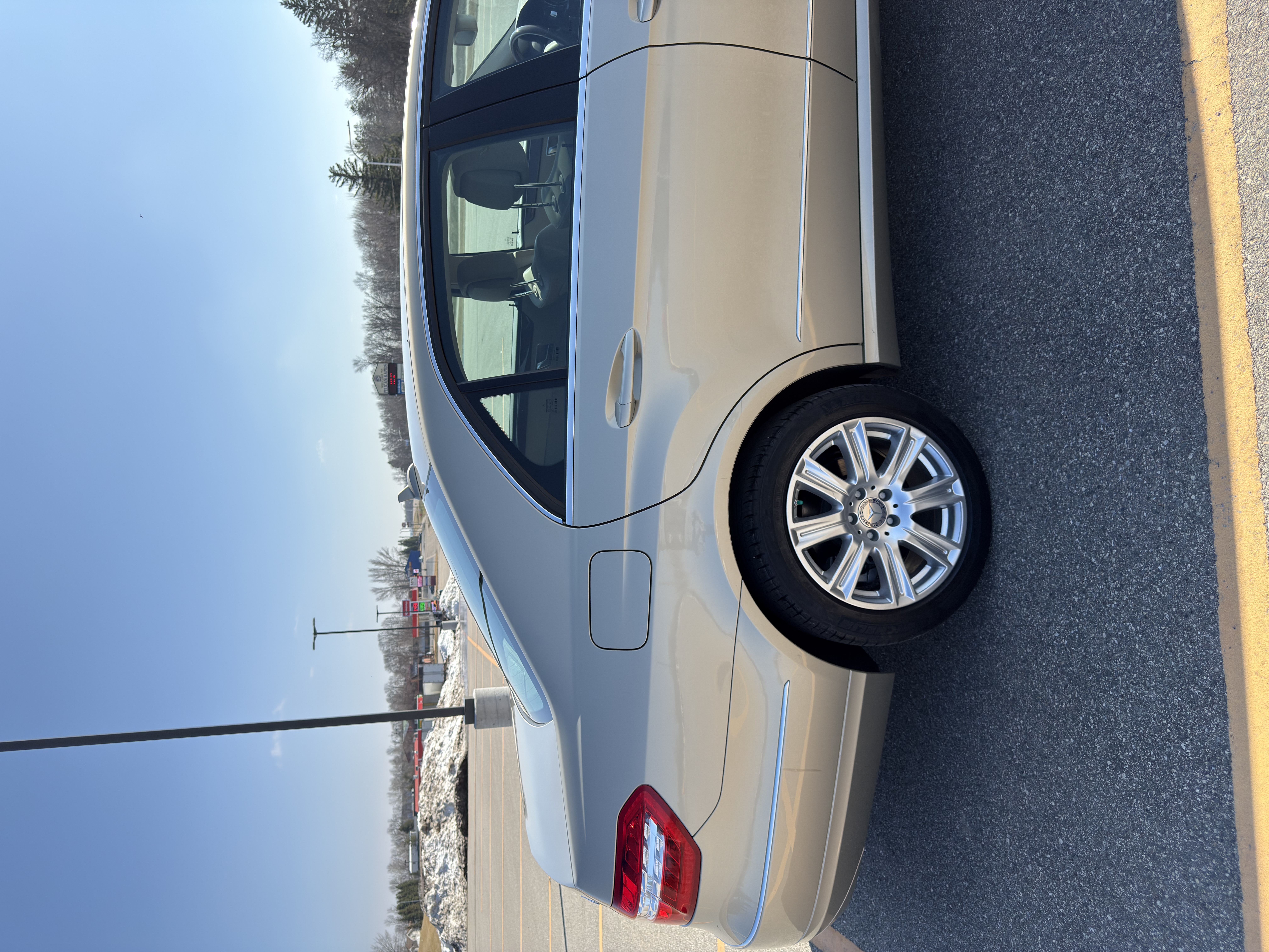 Used 2012 Mercedes-Benz E 350 4MATIC Sedan image 5