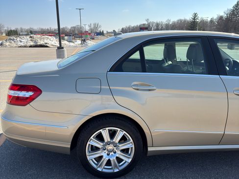 Used 2012 Mercedes-Benz E 350 4MATIC Sedan image 5