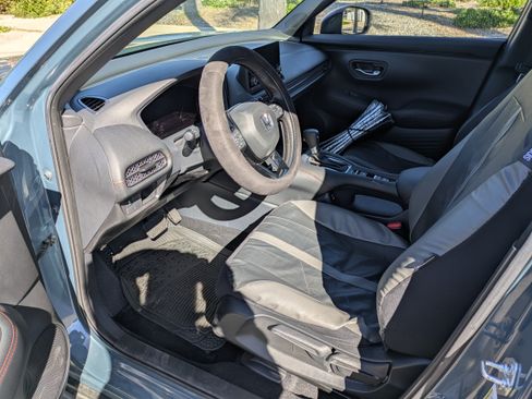 Used 2025 Honda HR-V Sport image 5