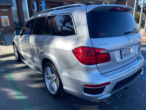 Used 2015 Mercedes-Benz GL 550 4MATIC image 6