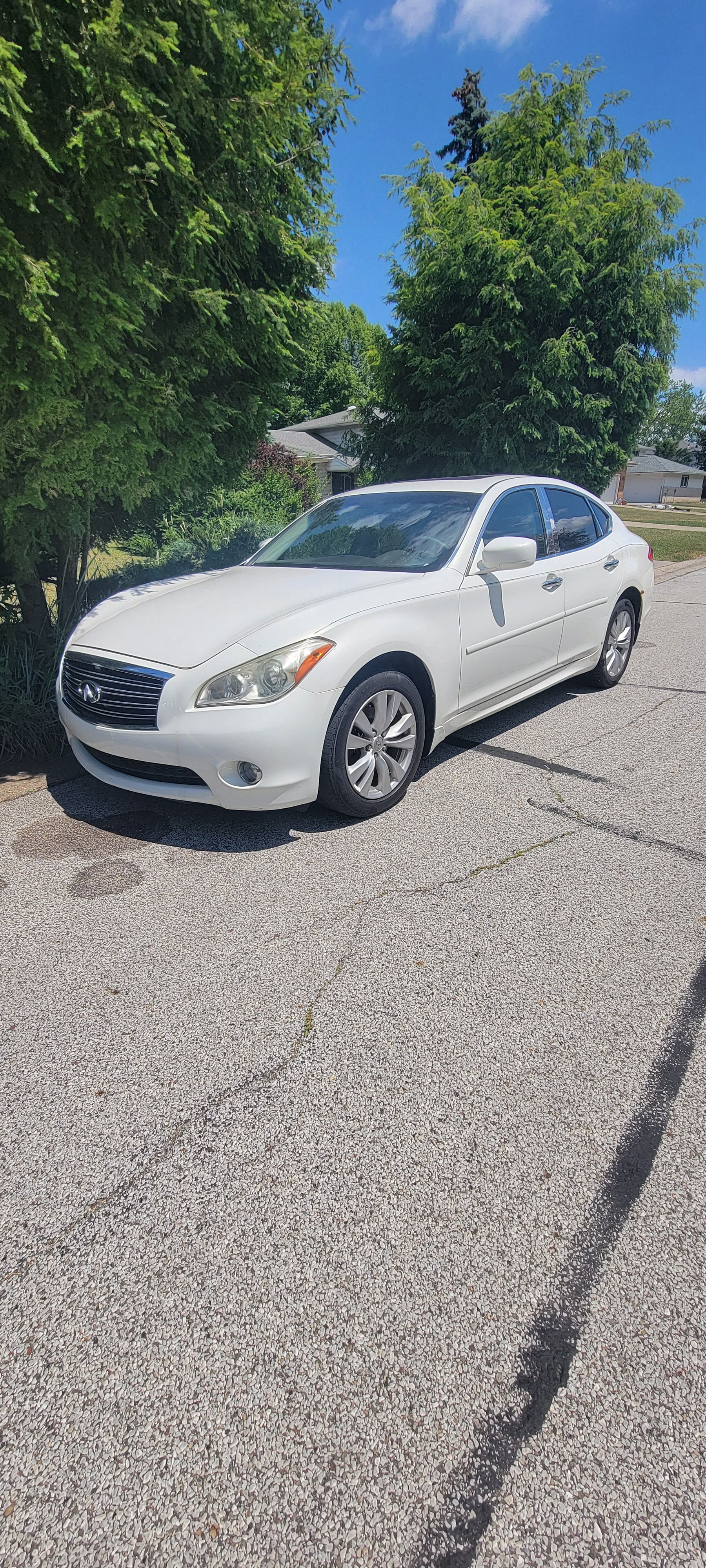Used 2011 INFINITI M37 x w/ Deluxe Touring Pkg AWD/4WD image 10