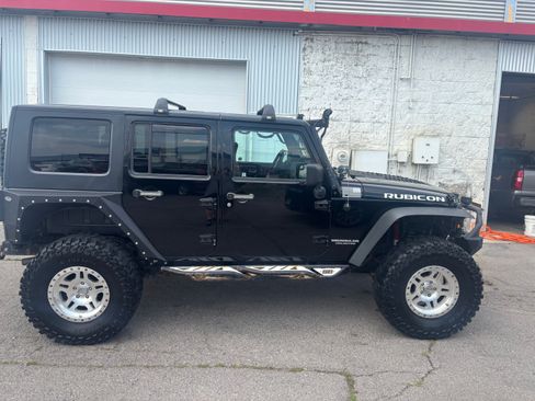 Used 2010 Jeep Wrangler Unlimited Rubicon w/ Trailer Tow Group AWD/4WD image 12