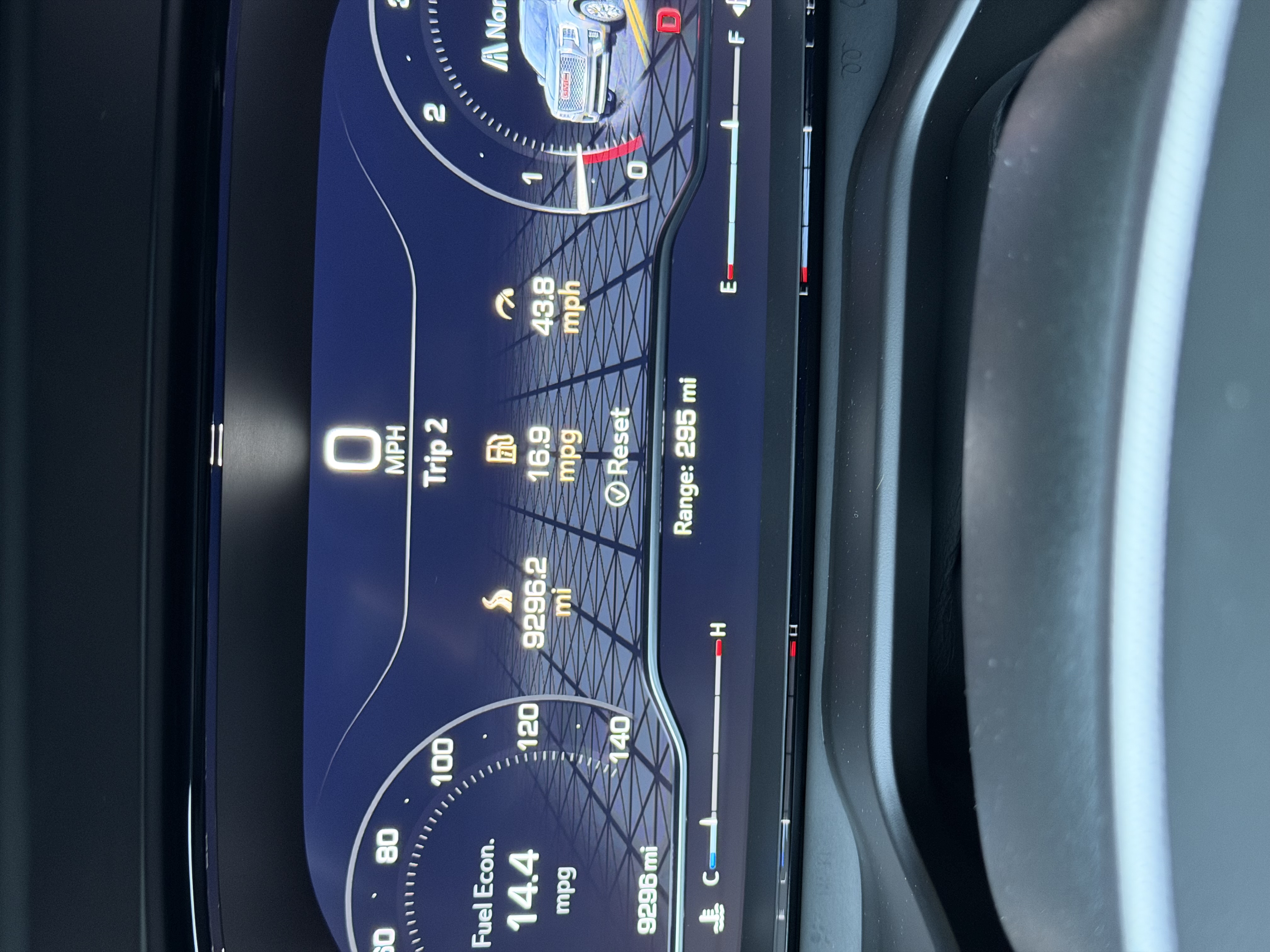 Used 2023 GMC Yukon XL Denali AWD/4WD image 16
