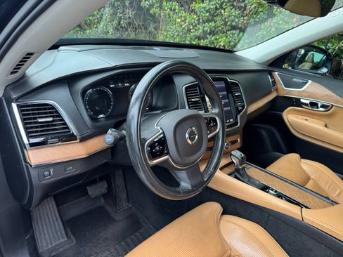 Used 2016 Volvo XC90 T6 Inscription w/ Vision Package image 25