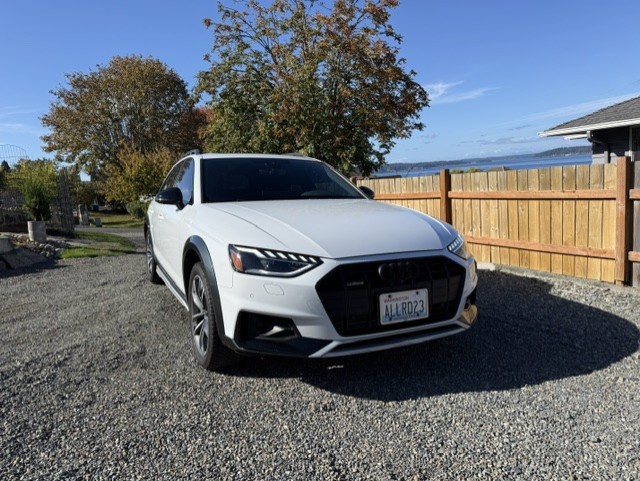 Used 2023 Audi A4 2.0T allroad Premium Plus AWD/4WD image 2