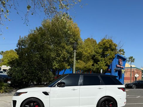 Used 2019 Land Rover Range Rover Sport SVR AWD/4WD image 4