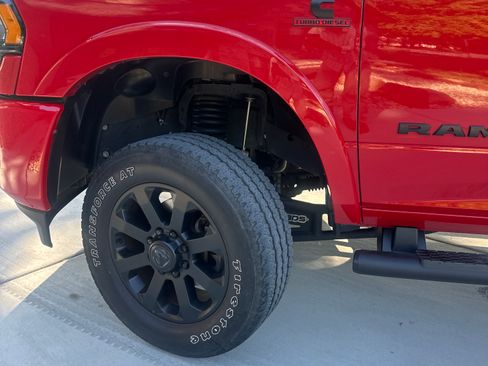 Used 2019 RAM 2500 Big Horn w/ Night Edition AWD/4WD image 8