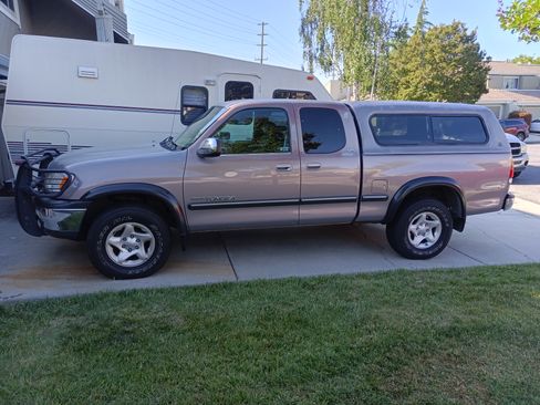 Used 2000 Toyota Tundra SR5 image 1