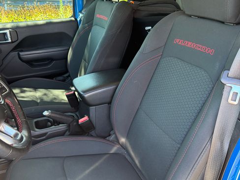 Used 2022 Jeep Gladiator Rubicon w/ Cold Weather Group image 15