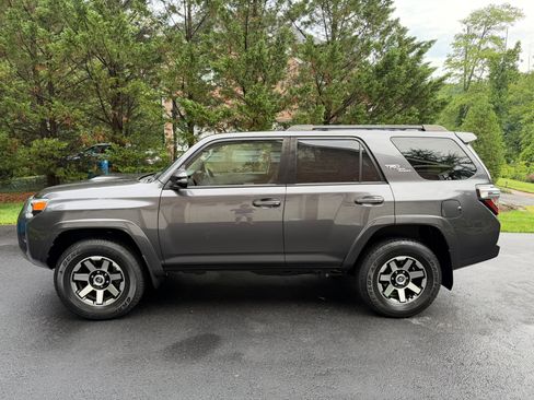 Used 2020 Toyota 4Runner TRD Off-Road Premium w/ Moonroof Package AWD/4WD image 1