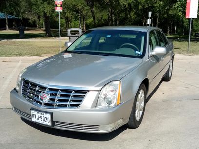 Used 2006 Cadillac DTS w/ Trunk Convenience Package