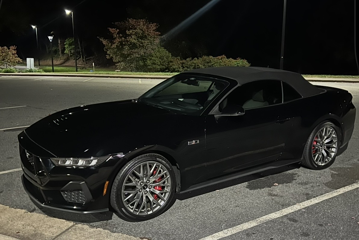Used 2024 Ford Mustang GT Premium RWD image 1