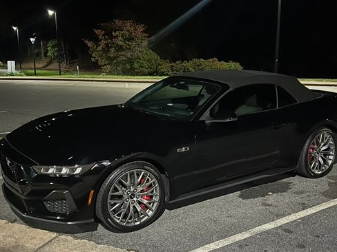 Used 2024 Ford Mustang GT Premium RWD image 1