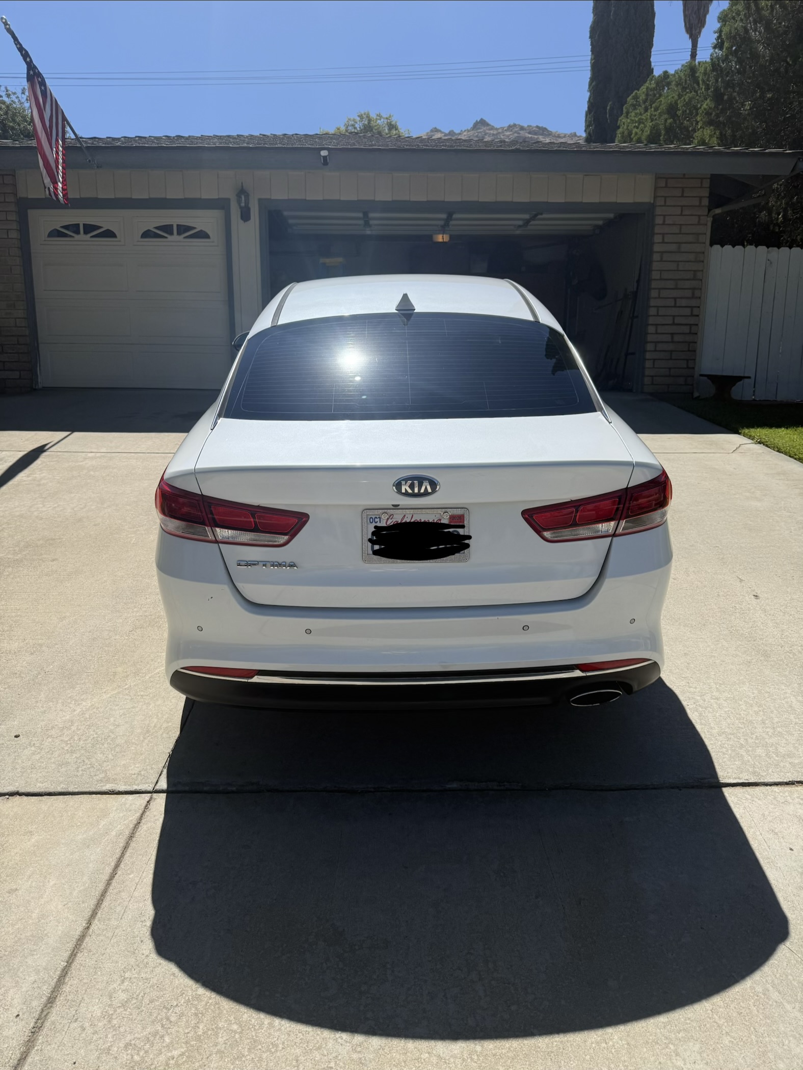 Used 2018 Kia Optima LX w/ 17" Alloy Wheels Package FWD image 6